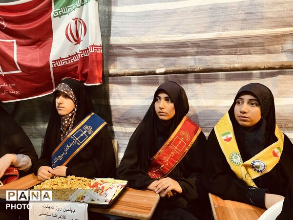 برپایی موکب سازمان دانش‌آموزی همراه با بسیج دانش‌آموزی در شهرستان فارسان