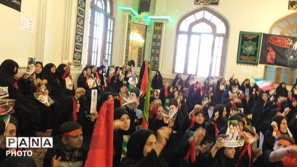 وداع کاشمری ها با رهبر فقید در حسینیه کویتی مشهد