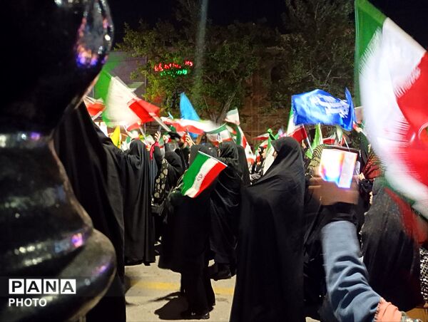 و تا پای جان در کنارت خواهیم ماند، ای یادگار پدر 