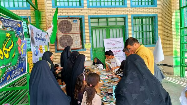  ایستگاه صلواتی و نمایشگاه کتاب به‌مناسبت سالروز آزاد سازی خرمشهر در شهرستان مارگون