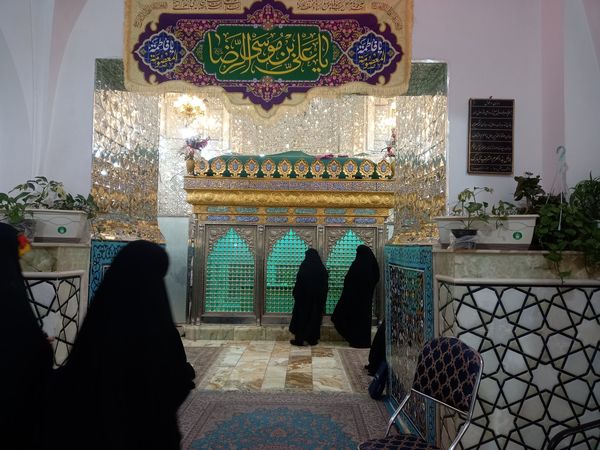 خادم‌الرضا(ع) هنوز در دل‌ها زنده است؛ آئین باشکوه سالگرد شهادت آیت‌الله رئیسی