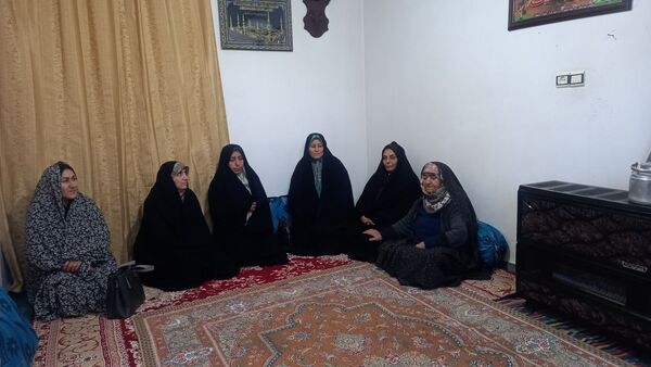 دیدار بانوان پایگاه پنج تن از مادر شهید یدالله علیزاده