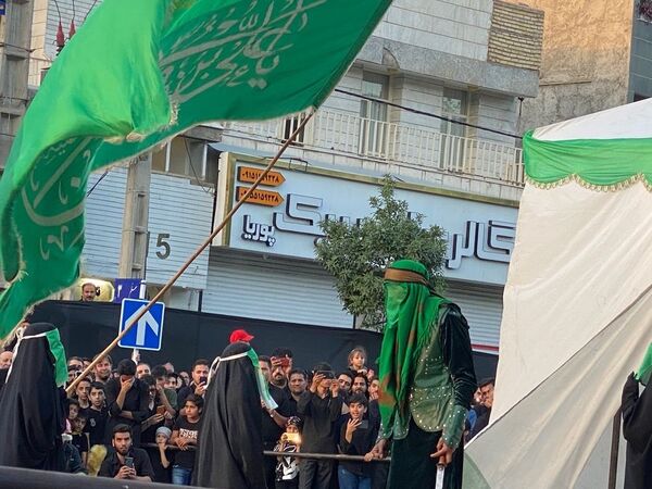 روضه مصور روز عاشورا همراه با مراسم خیمه‌سوزان در مشهد 