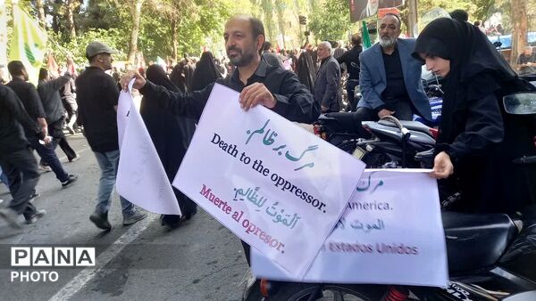 آخرین بدرقه رهبر شهید انقلاب در تهران