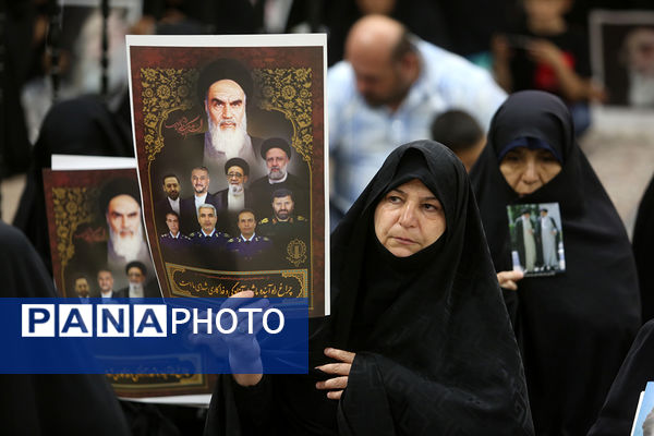 بزرگداشت قیام ۱۵ خرداد در حرم حضرت معصومه(س)
