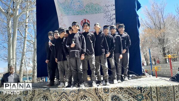 مراسم استغاثه به امام زمان (عج) به همراه آتش زدن بت بعل در گرداب شهر بن