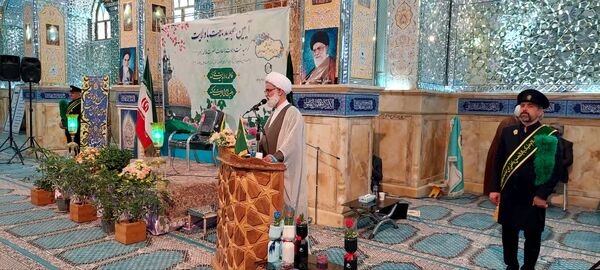 آیین غبارروبی ضریح مطهر حضرت علی‌بن‌امام‌محمدباقر(ع) 