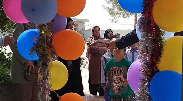 جشن شکوفه ها درمدرسه مرحوم زرتاش شهرستان خلیل آباد 