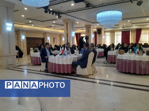 کارگاه راهبری نسل جدید ویژه معاونین پرورشی و مربیان ناحیه 3 مشهد