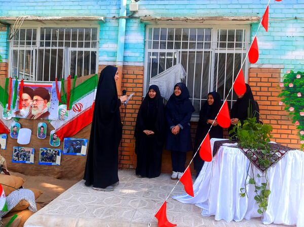 جشن جوانه‌ها در دبیرستان هیأت‌امنایی پژمان‌بختیاری مشهد