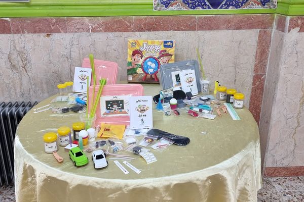 برپایی نمایشگاه صنایع آموزشی و فناوری‌های نوین در دبستان علوی 