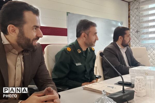 دیدار فرمانده سپاه ناحیه حضرت روح‌الله (ره) با رئیس اداره آموزش و پرورش کهریزک 