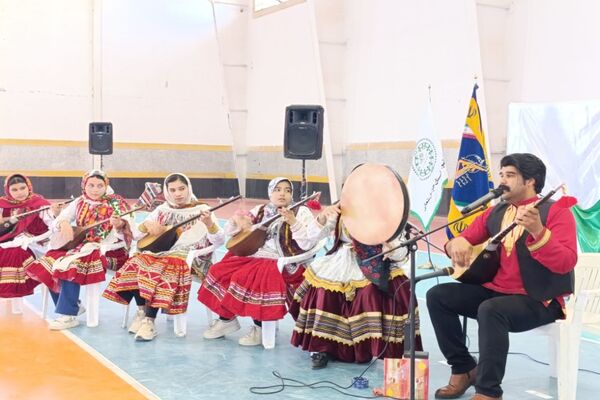 برگزاری جشن روز دختر در سالن کارگر فاروج