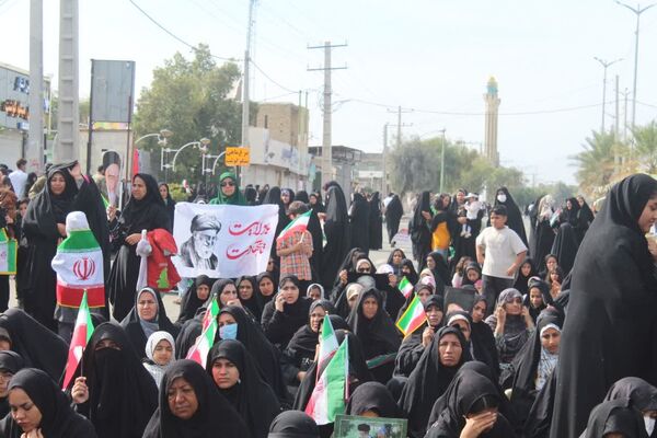 حماسه‌آفرینی فرهنگیان و دانش‌آموزان کهنوجی در جشن سالگرد انقلاب اسلامی