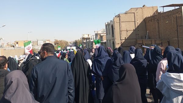 حضور پرشور دانش آموزان اراکی در یوم الله 13 آبان 