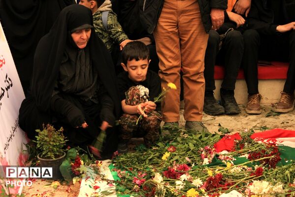 تشییع پیکر خانوداه شهید دکتر حسین طاهری در پردیس