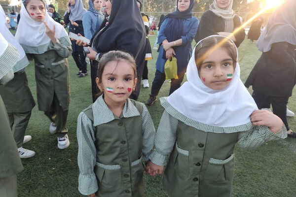 جشنواره بادبادک و بازی‌های بومی محلی در پایگاه دریایی بوشهر 