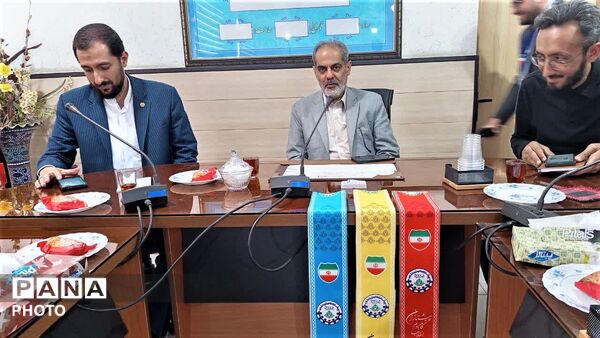 آیین تقدیر از دانش آموزخبرنگاران برگزیده پانا ناحیه 3 قم