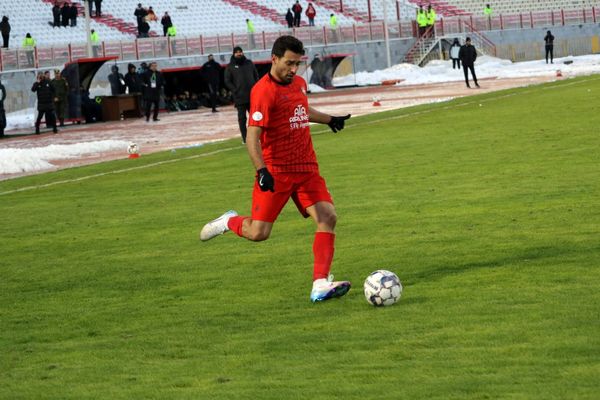 بازی تراکتور و ملوان در تبریز