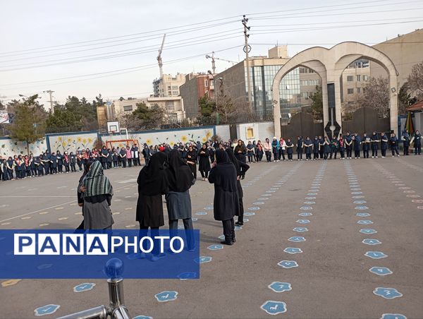 گرامیداشت ایام الله دهه فجر در دبستان آرمینه مصلی نژاد 