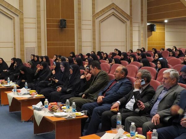 دیدار مشاور وزیر در امور زنان با دانشجویان دانشگاه فرهنگیان 