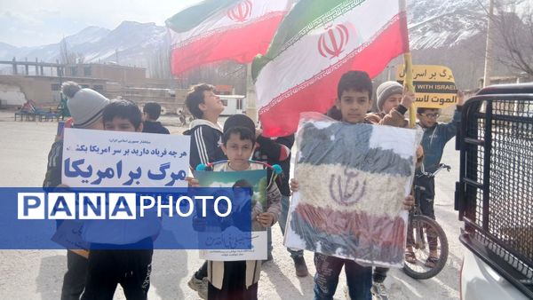 حضور پرشور اهالی روستای سرتشنیز در راهپیمایی ۲۲بهمن