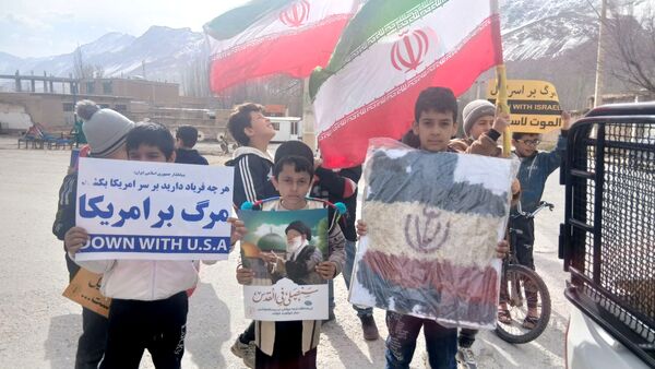 حضور پرشور اهالی روستای سرتشنیز در راهپیمایی ۲۲بهمن