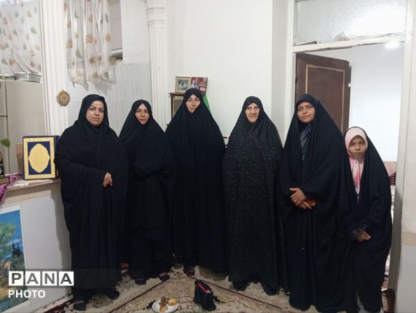 دیدار با خانواده شهید مرادپور به مناسبت هفته دفاع مقدس