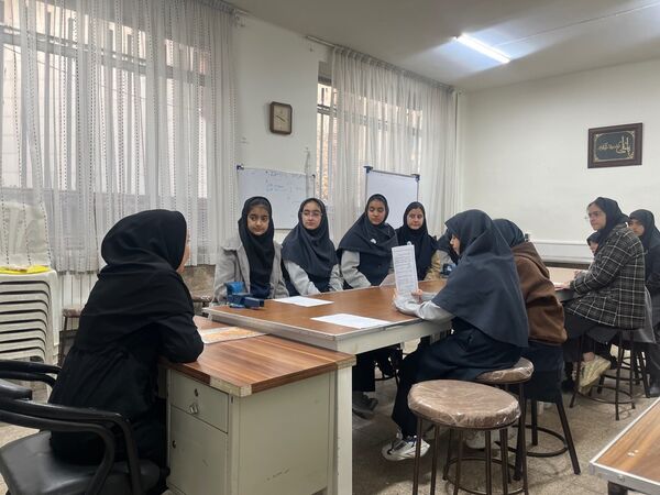 جلسه سفیران سلامت دبیرستان مطهره ناحیه ۶ مشهد 
