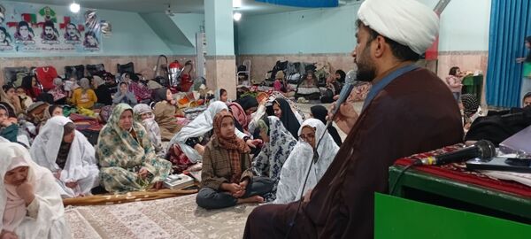 مراسم شبی با نهج البلاغه در اعتکاف مسجد جامع روستای نقاب خلیل آباد
