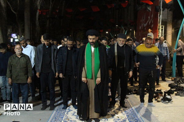 لحظه تحویل سال در پارک دفاع مقدس یزد