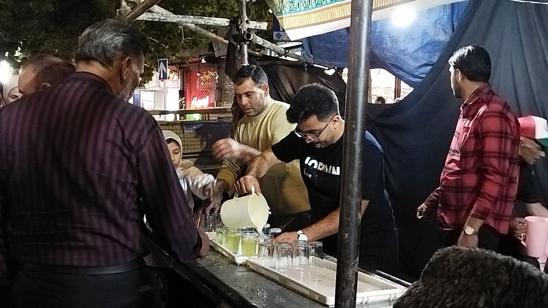 موکب شهدای روستای آهوان در نود و نهمین شب از اجتماعات مردمی 