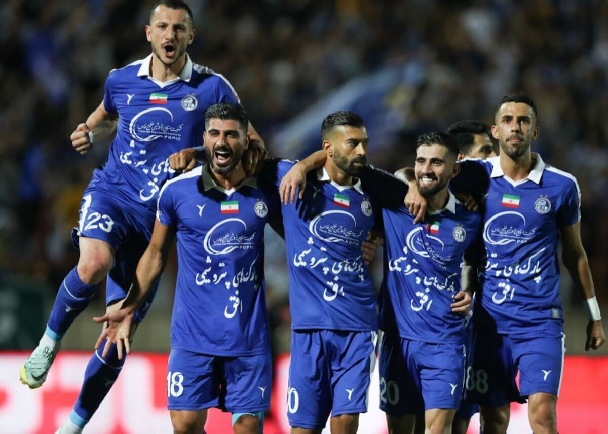رونمایی از پیراهن های استقلال و الشرطه برای بازی فردا