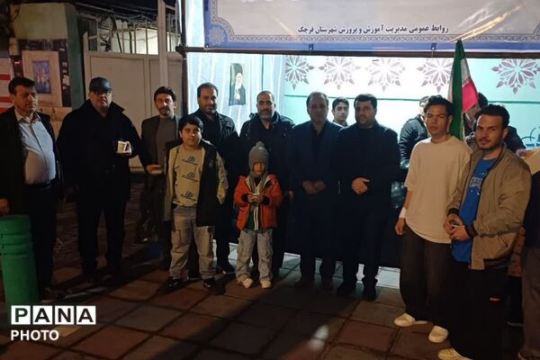 برپایی موکب فرهنگیان و دانش‌آموزان در تجمعات خونخواهی رهبر شهید
