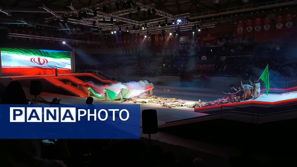 حضور دانش‌آموزان دبیرستان سردار سلیمانی در اجلاسیه شهدای دانش‌آموز استان البرز