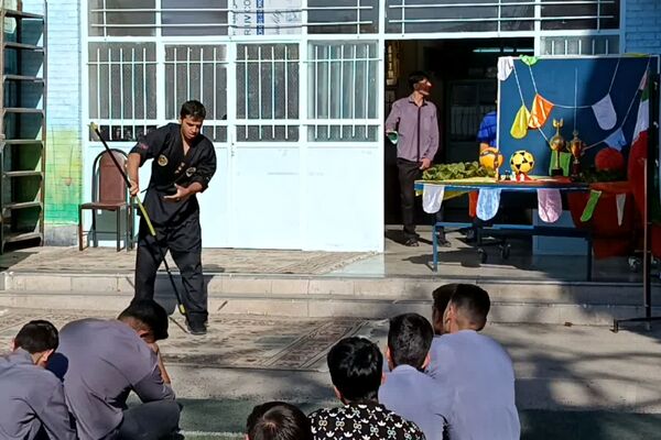 المپیاد ورزشی درون مدرسه‌ای، نمایش منش پهلوانی 