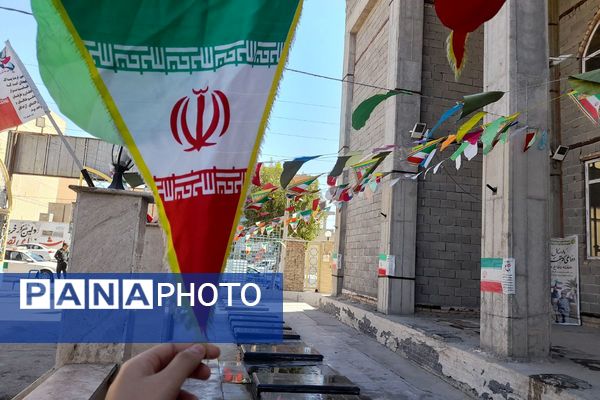 غبارروبی مزار شهدا در امام زاده حسن(ع) نسیم‌شهر