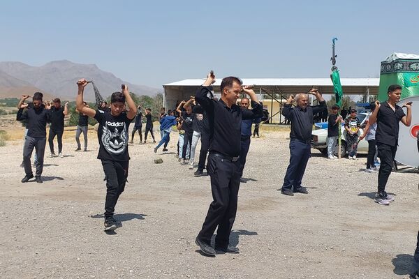 مراسم عزاداری و زنجیر‌زنی روز عاشورا در بوانات
