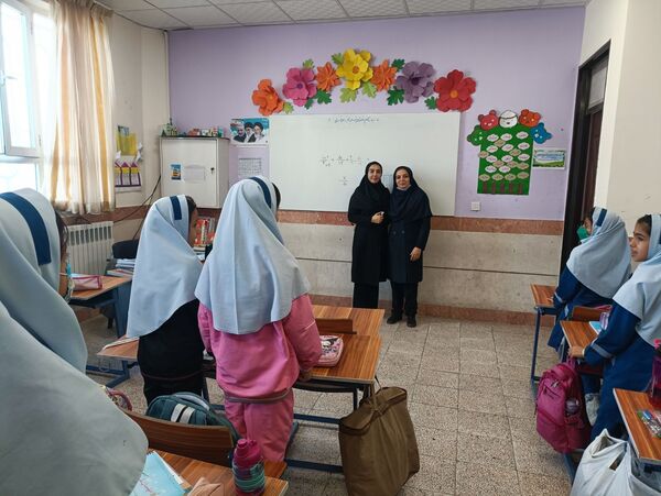 بازدید و ارزیابی مسئولان آموزش پرورش از دبستان زنده  یاد امینی پور