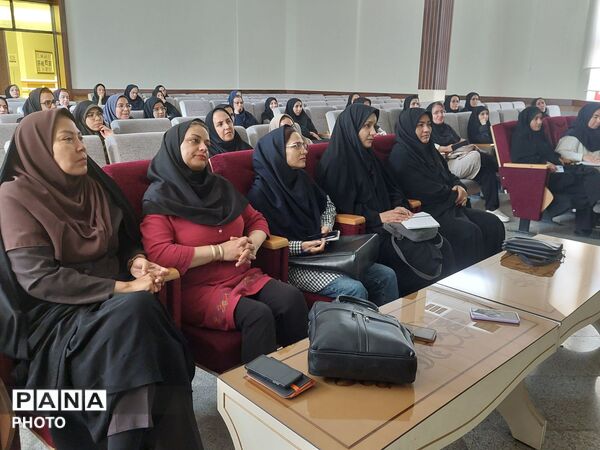 تداوم آموزش و توانمندسازی مراقبین سلامت مدارس در مشهد