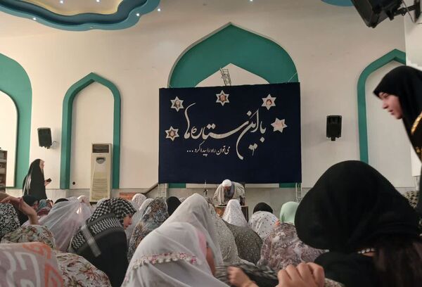 جلسه پرسش و پاسخ معنوی در اعتکاف