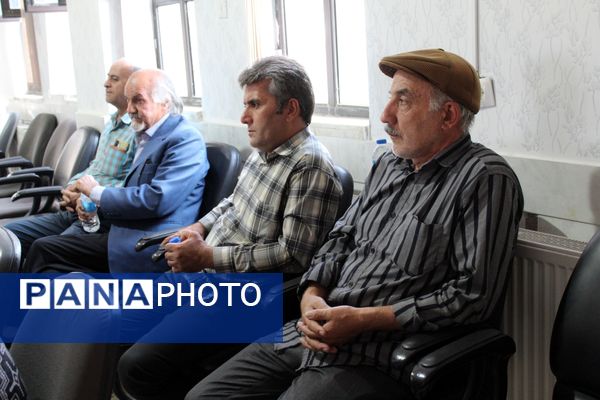 نشست اصحاب رسانه شهرستان سامان با مدیرکل فرهنگ و ارشاد اسلامی استان چهارمحال و بختیاری