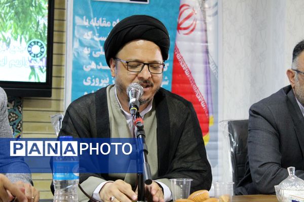 نشست اصحاب رسانه شهرستان سامان با مدیرکل فرهنگ و ارشاد اسلامی استان چهارمحال و بختیاری