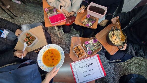 جشنواره غذا دهه فجر در مدرسه مدرس تبریز 