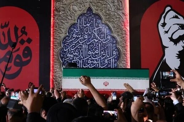 مراسم تشییع پیکر رهبر شهید ایران در عراق در قاب رسانه‌های جهان
