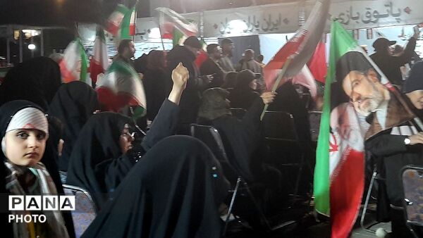 نگاهی بر پاتوق جوانان در چهل و ششمین شب از اجتماعات مردمی 