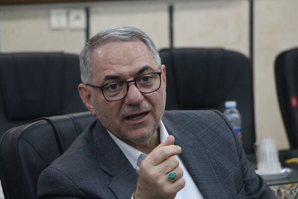 نشست صمیمانه دبیران منتخب زبان و ادبیات فارسی