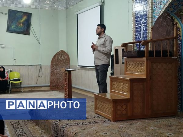 برگزاری جلسه توجیهی هیات‌های دانش‌آموزی دختران آموزش و پرورش ناحیه۶ مشهد