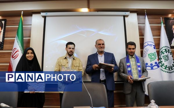 نشست مشاور وزیر در امور تشکل‌های دانش‌آموزی با کارشناسان سازمان دانش‌آموزی استان خراسان رضوی