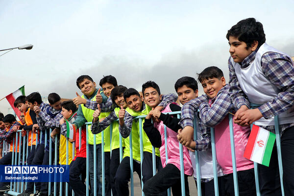 افتتاحیه مسابقات ورزشی بین مدرسه‌ای جام اقتدار ایران